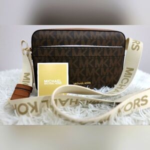 New and Authentic Michael kors Brn/ luggage cossbody